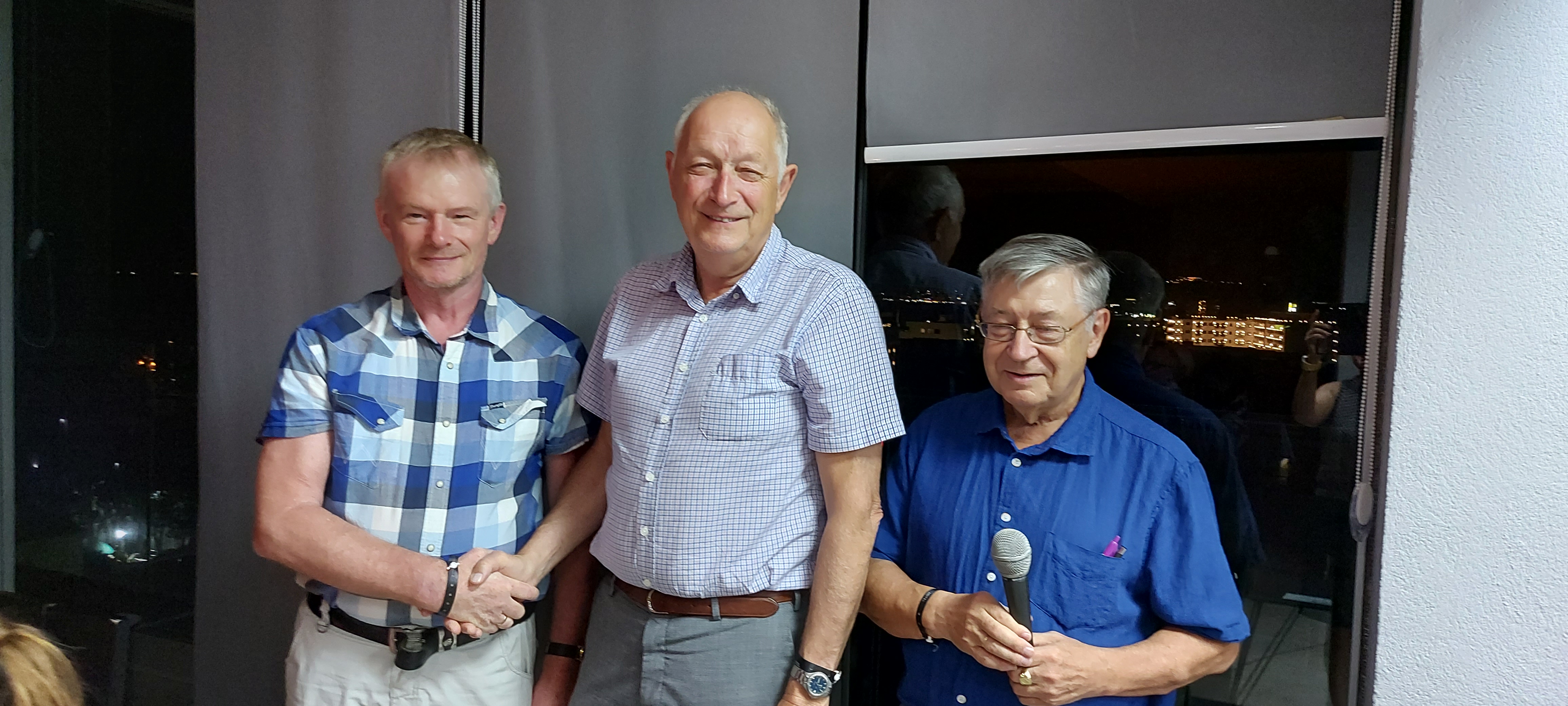 Kløver Ess i Albania