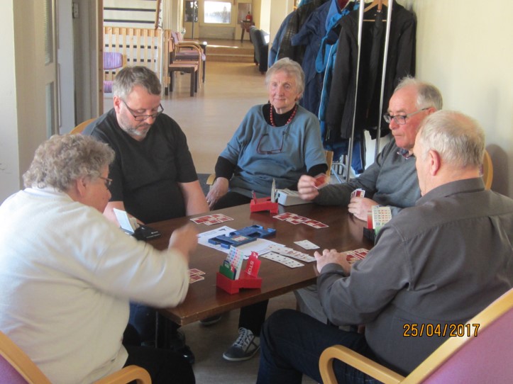 OPPHOLD I KLUBBSPILLET I TO UKER.