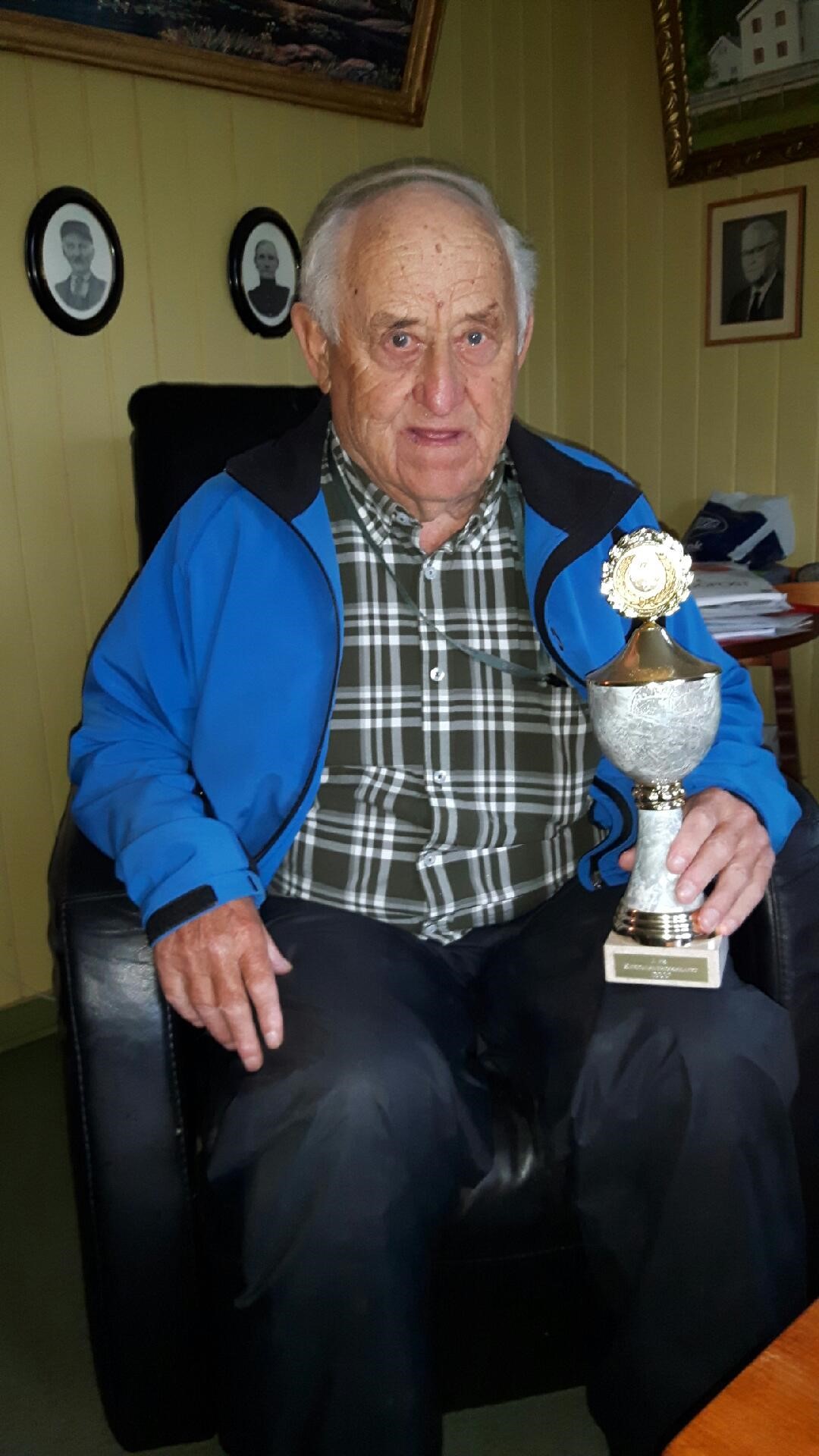 79 år med kortspillet bridge!