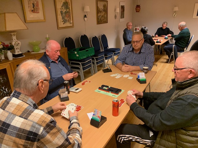 2 kveld i påskecupen ble vunnet av ..